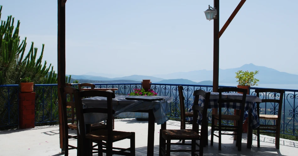 Top Food Spots in El Portal Every Traveler Should Try